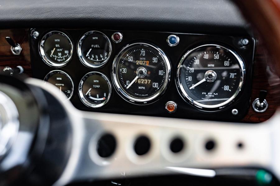 Панель приборов Austin Mini Cooper Radford (ADO15) 1965 года  (фото 18 из 20)